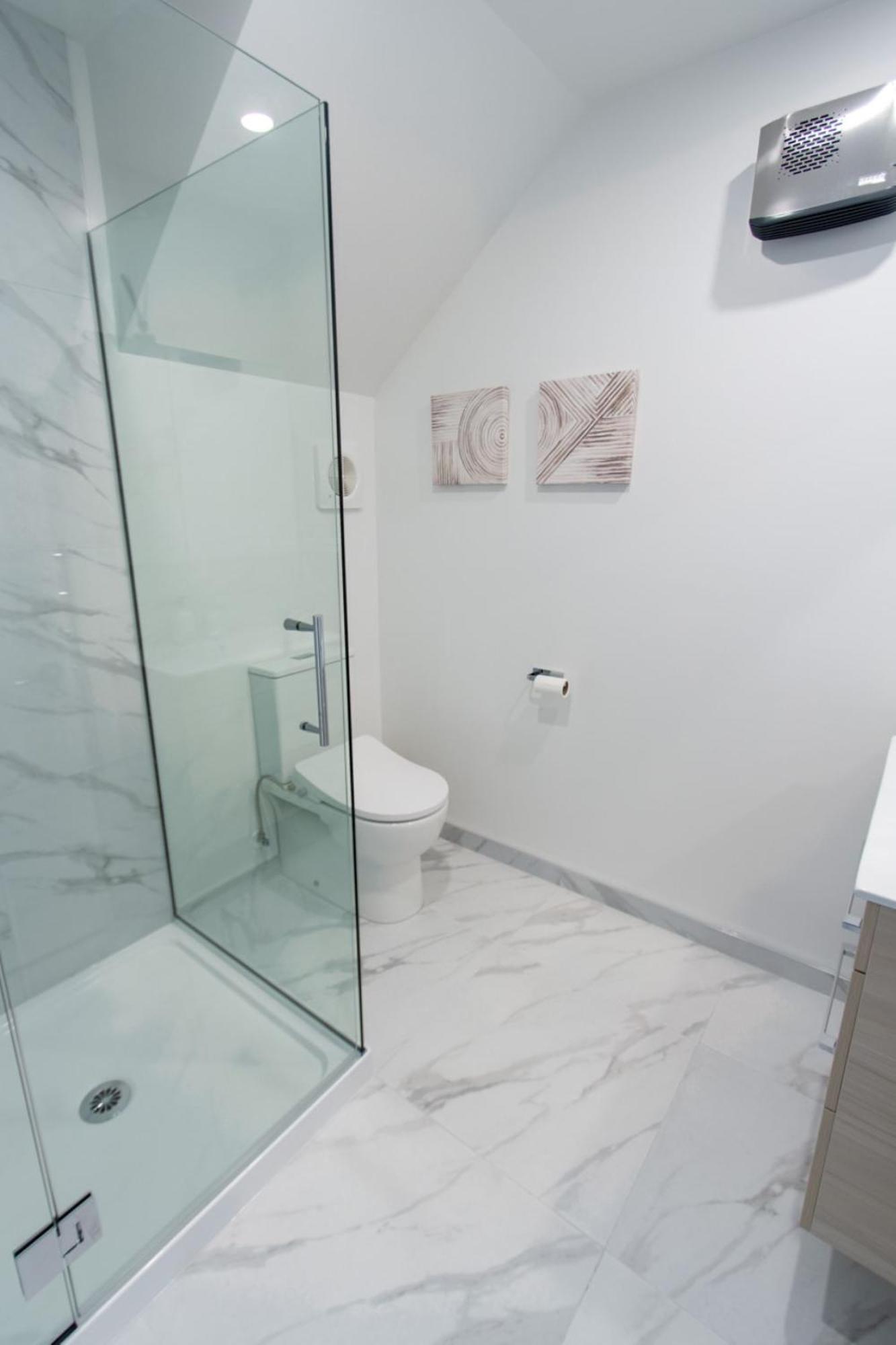 Stylish 2-Bedroom Haven Next To Hagley Park Крайстчърч Екстериор снимка